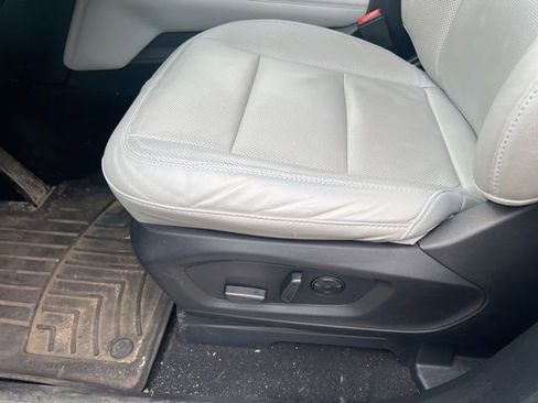 Used 2025 Ford Explorer Platinum w/ Ultimate Package AWD/4WD image 16