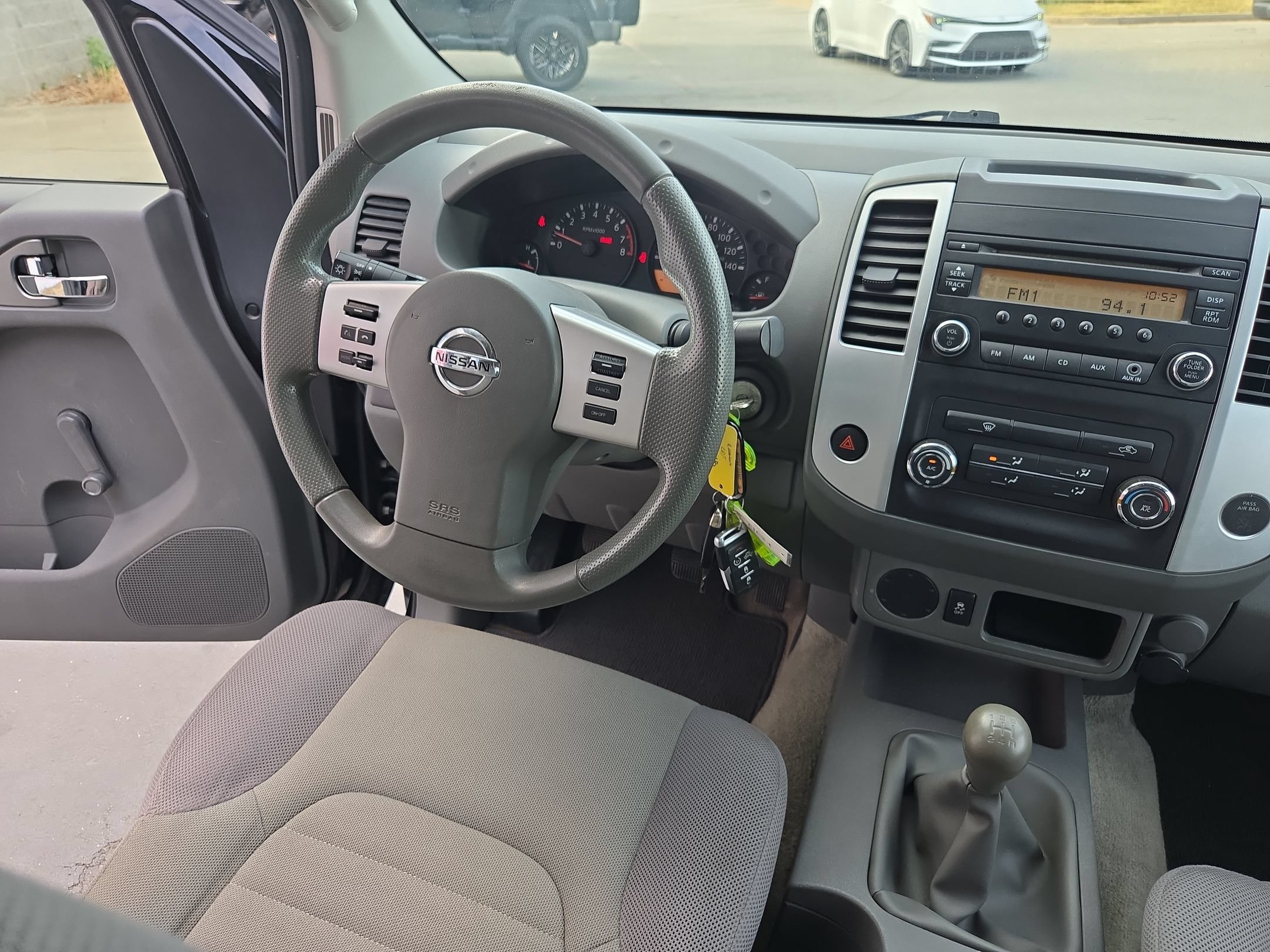 Used 2015 Nissan Frontier S w/ S Preferred Package RWD image 9