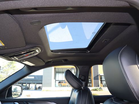 New 2025 Jeep Grand Cherokee L Altitude image 13