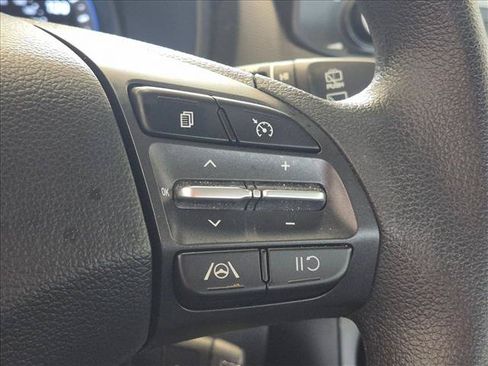 Used 2022 Hyundai Kona SE FWD image 11