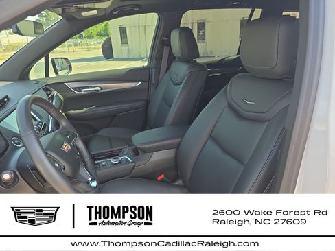 New 2025 Cadillac XT6 Luxury FWD image 16