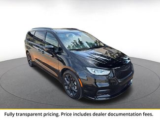 Used 2025 Chrysler Pacifica Limited FWD video 1