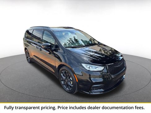Used 2025 Chrysler Pacifica Limited FWD image 1