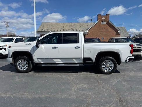 Used 2025 Chevrolet Silverado 2500 High Country w/ Technology Package image 4