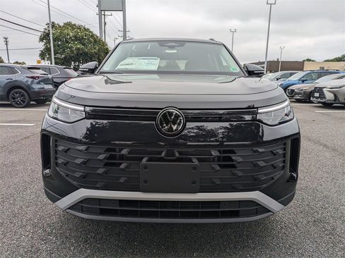 New 2025 Volkswagen Tiguan S image 9