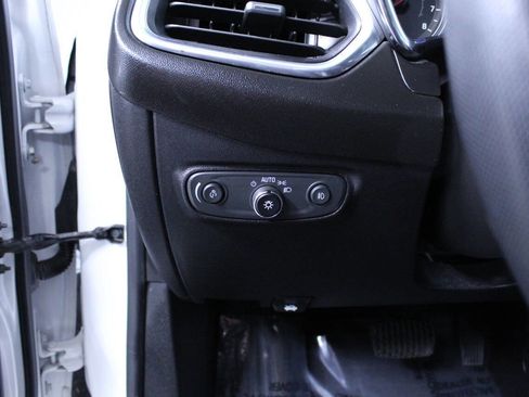 Used 2019 Chevrolet Equinox Premier image 17