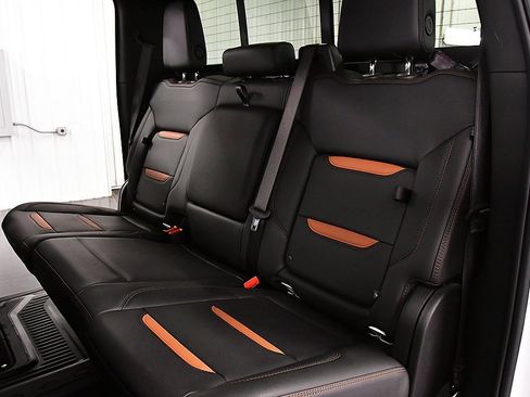 Used 2024 GMC Sierra 1500 AT4 w/ AT4 Preferred Package image 32