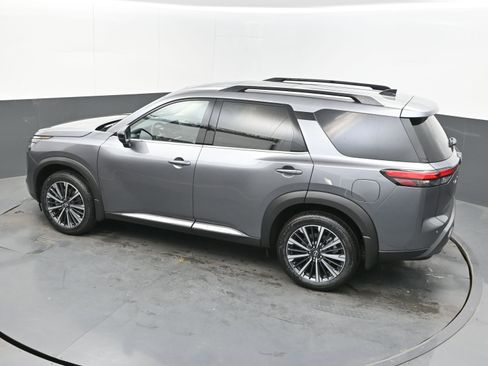 New 2026 Nissan Pathfinder Platinum FWD image 36