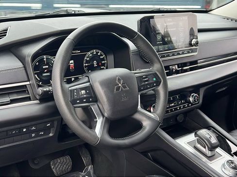 Used 2023 Mitsubishi Outlander SEL image 20