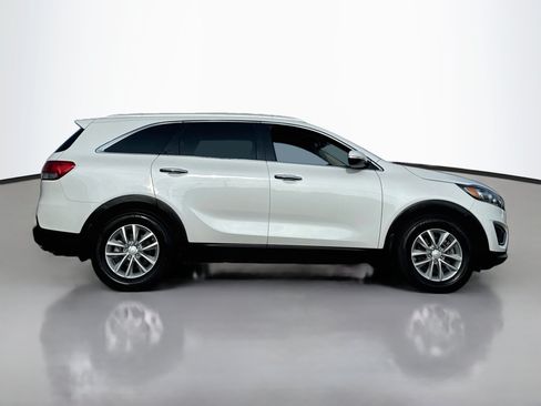 Used 2016 Kia Sorento FWD w/ LX Convenience Package image 8