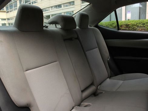 Used 2015 Toyota Corolla LE FWD image 22