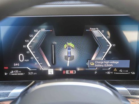 New 2026 BMW 750e xDrive w/ Premium Package image 19