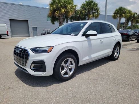 Certified 2023 Audi Q5 Premium w/ Convenience Package AWD/4WD image 4