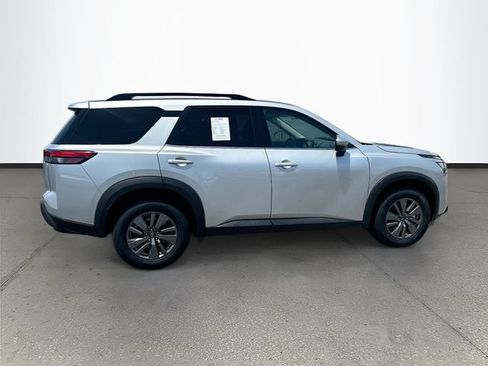 Used 2025 Nissan Pathfinder SV AWD/4WD image 29