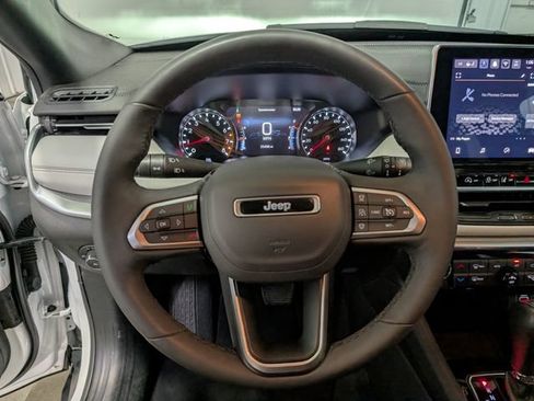 Used 2025 Jeep Compass Limited AWD/4WD image 15