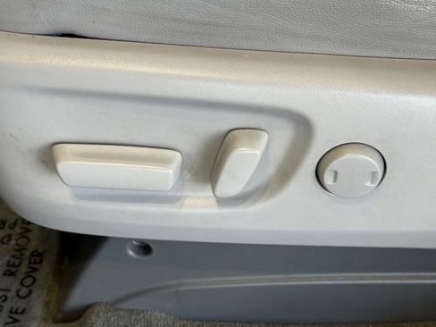 Used 2015 Toyota Sienna XLE w/ XLE Navigation Package image 20