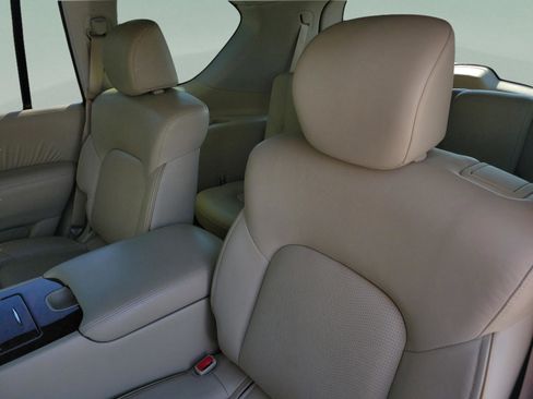 Used 2017 INFINITI QX80 2WD w/ Driver Assistance Package image 25