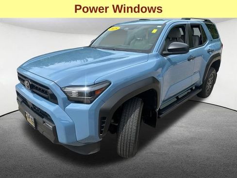 Used 2025 Toyota 4Runner SR5 AWD/4WD image 5