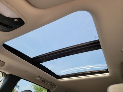 Used 2025 INFINITI QX60 Pure image 3