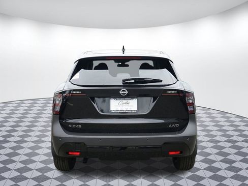 Used 2025 Nissan Kicks SV image 6