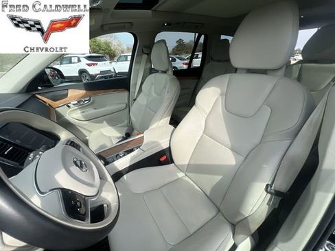 Used 2022 Volvo XC90 T8 Inscription Expression w/ Advanced Package image 19