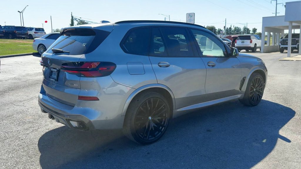 Used 2024 BMW X5 xDrive40i w/ M Sport Package AWD/4WD image 7