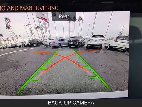 Used 2023 BMW 330i Sedan w/ Convenience Package image 19