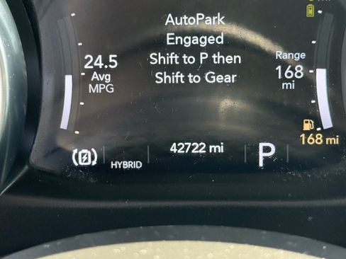 Used 2023 Jeep Wrangler Unlimited Sahara w/ Cold Weather Group AWD/4WD image 18