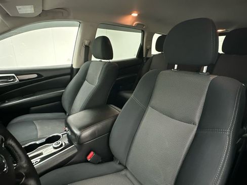 Used 2019 Nissan Pathfinder SV w/ SV Tech Package AWD/4WD image 9