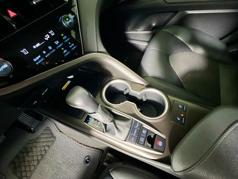 Used 2022 Toyota Camry XLE image 26