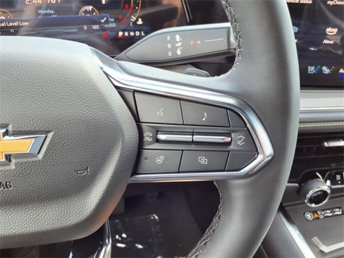 New 2025 Chevrolet Suburban Premier image 15