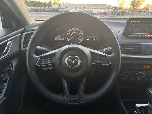 Used 2018 MAZDA MAZDA3 Sport image 18