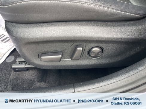 Used 2020 Kia Niro EX Premium image 23