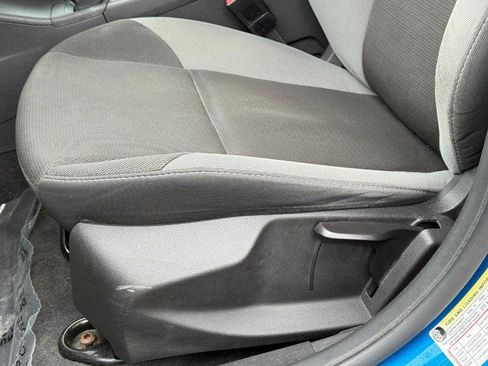 Used 2013 Ford Focus SE w/ SE Winter Pkg image 24