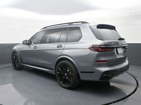 Used 2025 BMW X7 M60i image 6