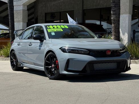 Used 2025 Honda Civic Type R image 2