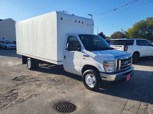 Used 2018 Ford E-350 and Econoline 350 Super Duty w/ Power Windows & Locks Group RWD image 19