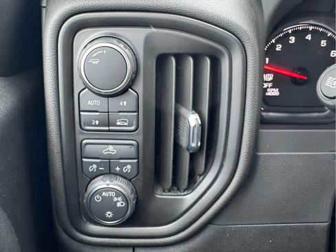 Used 2023 Chevrolet Silverado 1500 Custom image 24