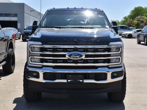 Used 2025 Ford F250 Lariat image 3