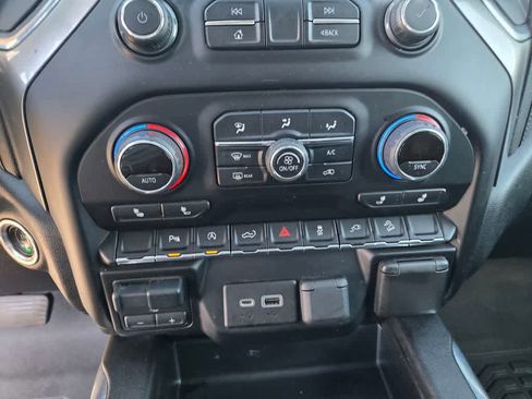 Used 2020 Chevrolet Silverado 1500 LT Trail Boss AWD/4WD image 15