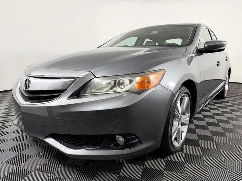 Used 2014 Acura ILX w/ Technology Package FWD image 3