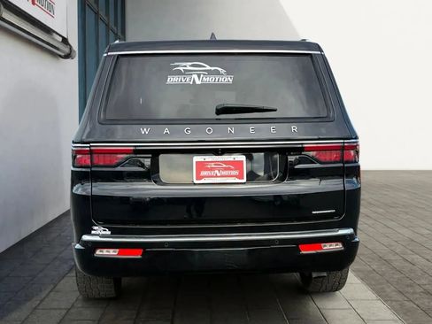 Used 2024 Jeep Wagoneer Series III w/ HD Trailer Tow Package image 5