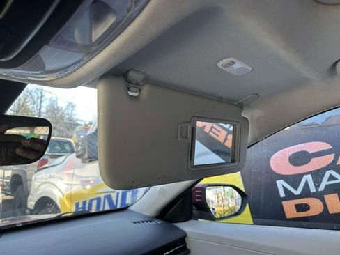 Used 2024 Hyundai Kona Limited image 17