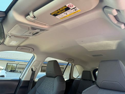 Used 2022 Toyota RAV4 XLE image 16