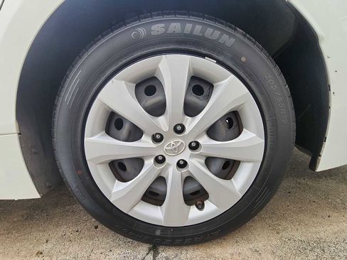 Used 2023 Toyota Corolla LE image 10