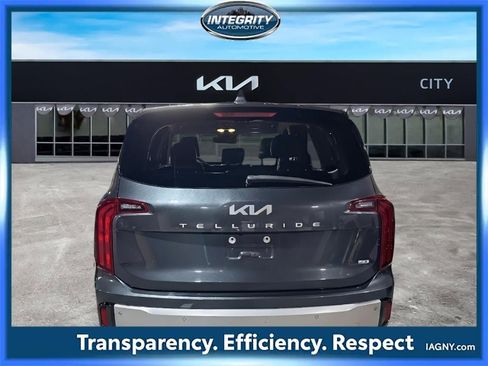 Used 2024 Kia Telluride LX image 5