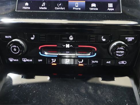 Used 2023 Jeep Grand Cherokee Altitude image 35