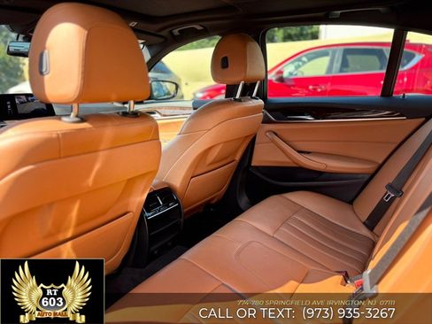 Used 2018 BMW 530i xDrive AWD/4WD image 9
