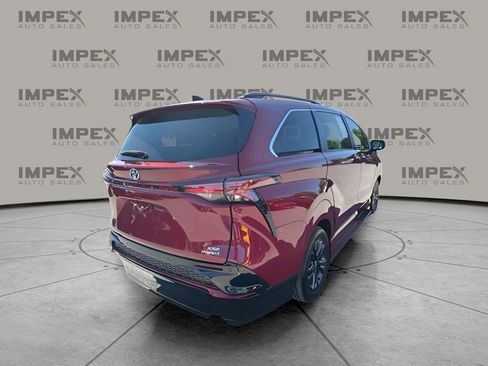 Used 2024 Toyota Sienna XSE w/ XSE Plus Package AWD/4WD image 4
