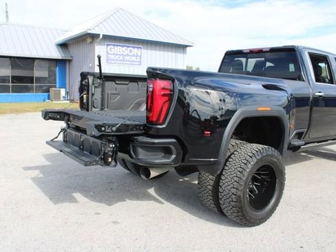 Used 2025 GMC Sierra 3500 Denali w/ Denali Reserve Package image 10